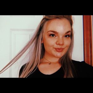 Meet your Posher, Abby